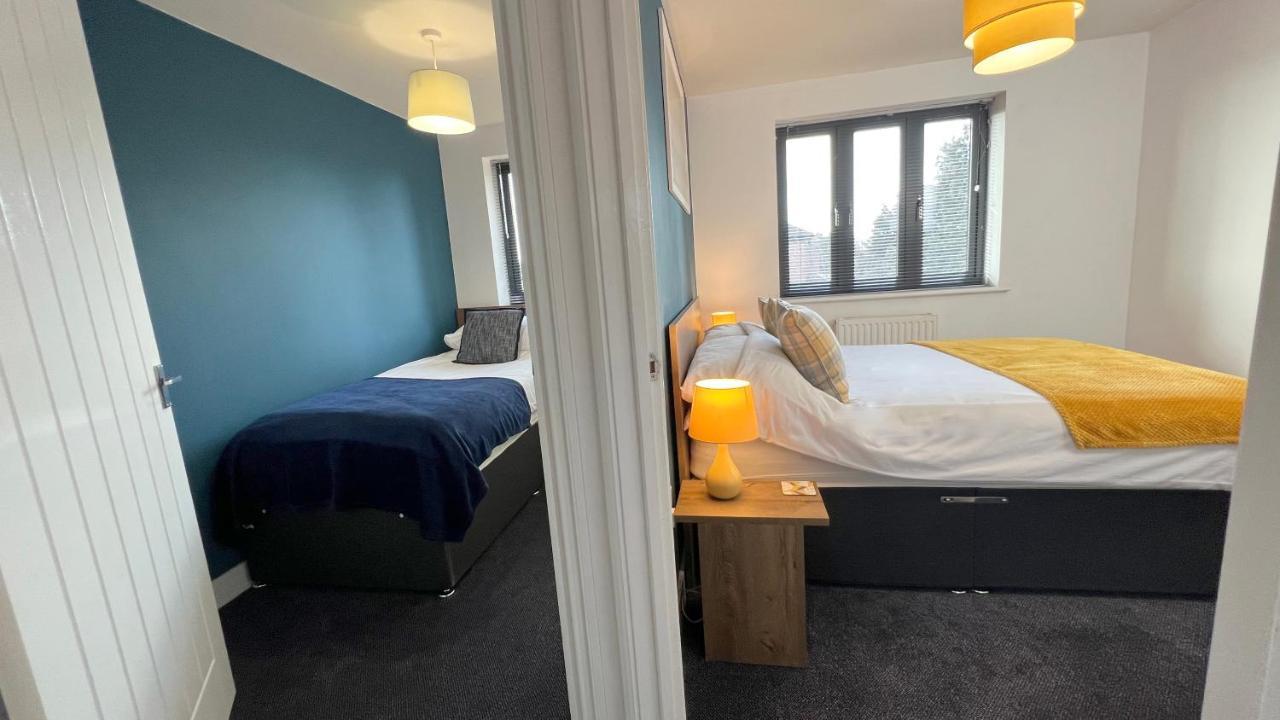 Cross Court, Stafford By Bell Apartments Esterno foto