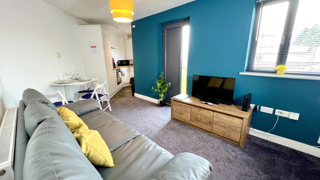 Cross Court, Stafford By Bell Apartments Esterno foto